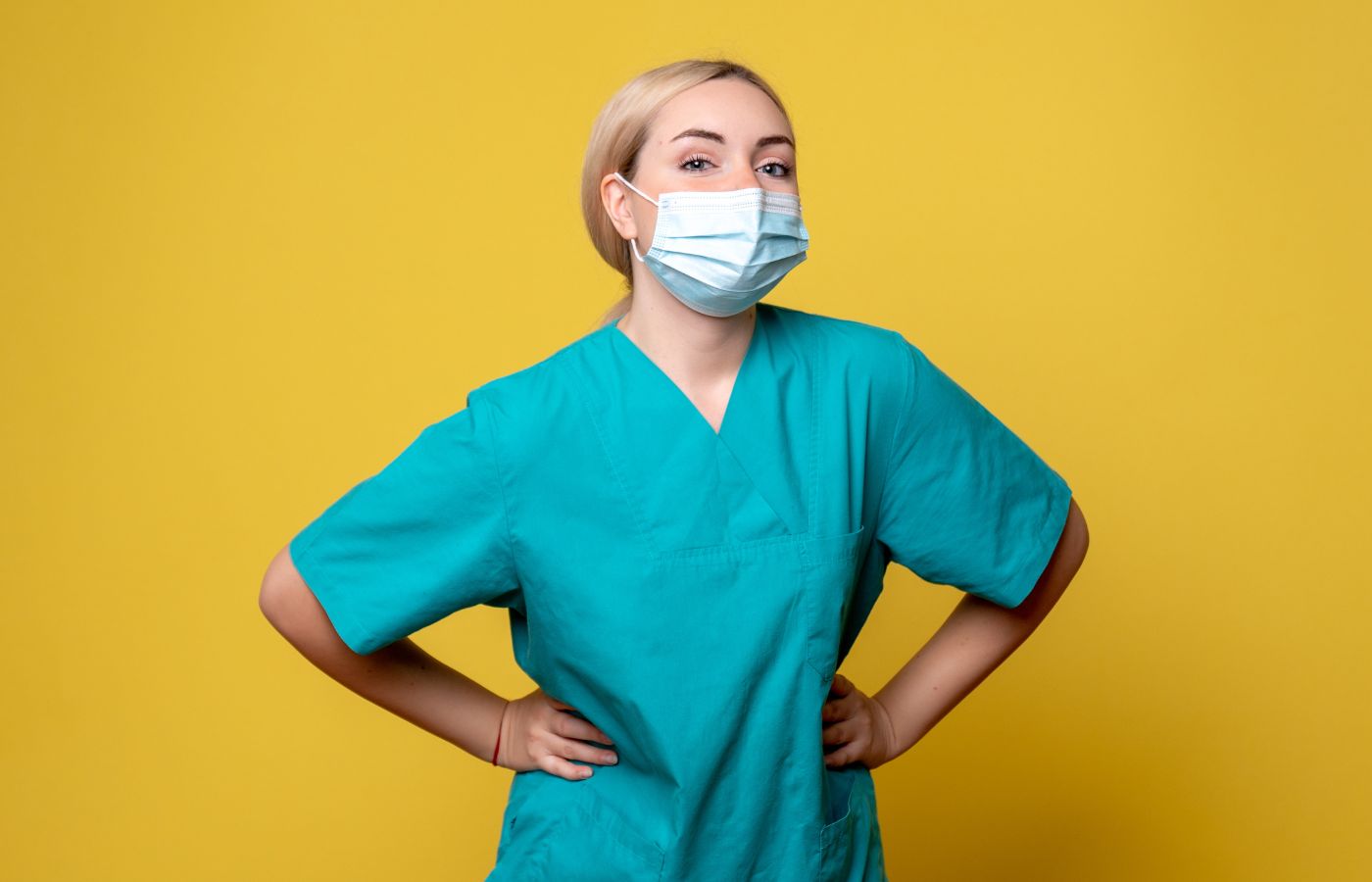 what color scrubs do medical assistants wear